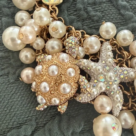 Betsy Johnson Surfmaid iridescent Starfish and Shell Necklace - Picture 2 of 4